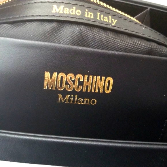 MOSCHINO BUNDLE TOTE/CROSSBODY & WALLET - Picture 4 of 5